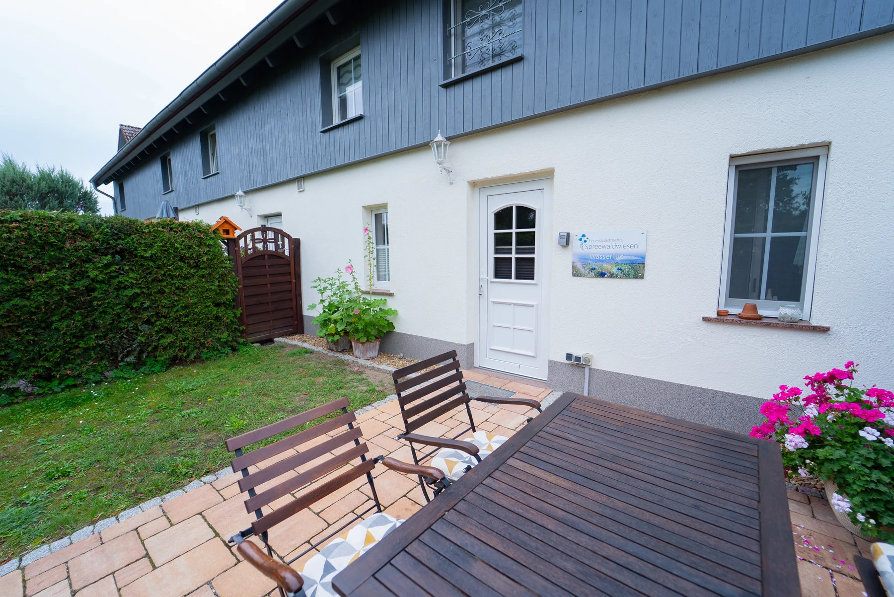 Terrasse vor dem Apartment im Apartment Wasserlilie